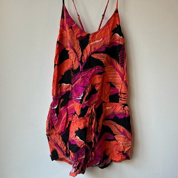 Old Navy Palm Romper - Picture 1 of 2